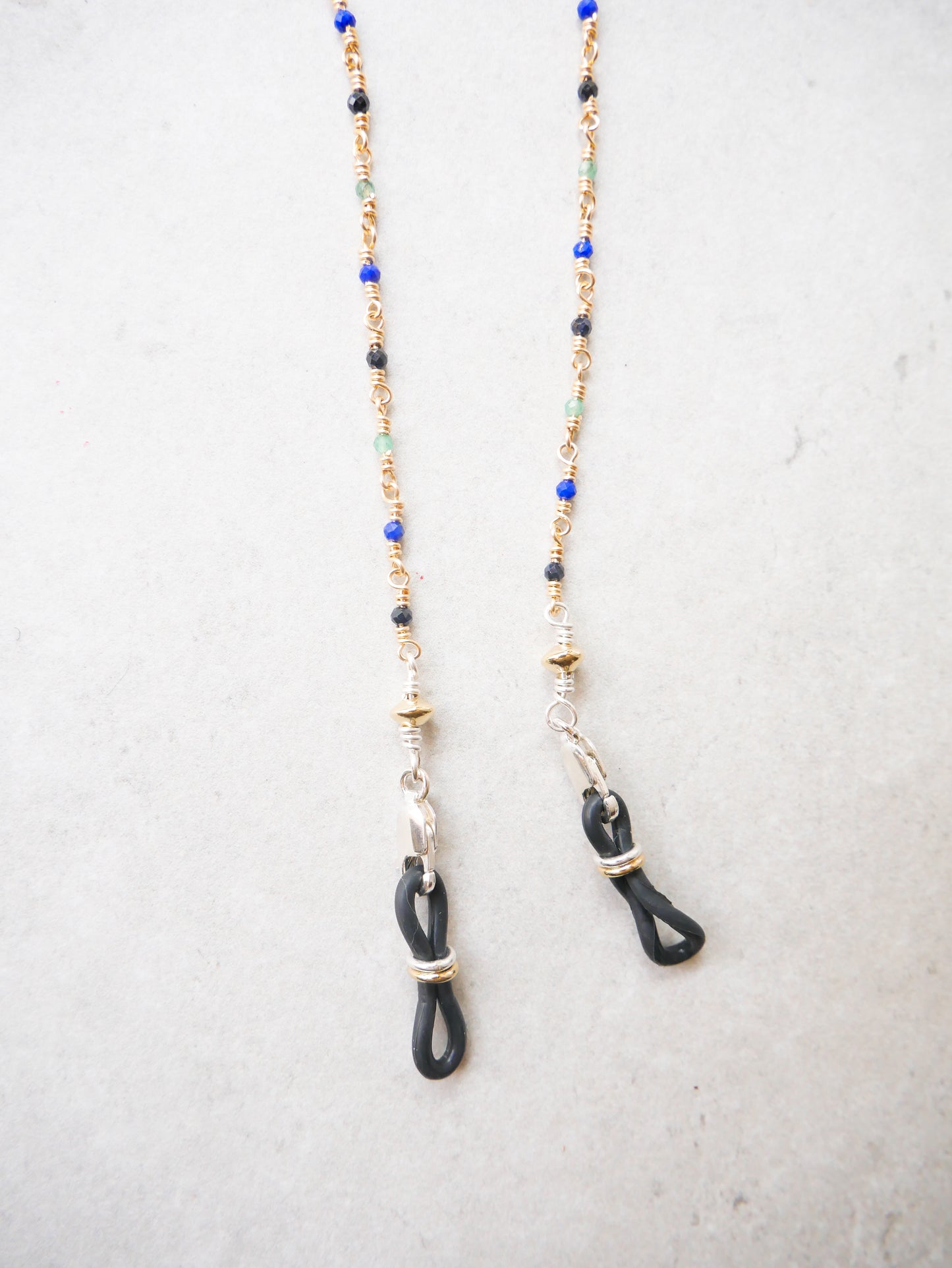 EVERYDAY SOIRÉE glasses chain – lapis lazuli, sapphire, emerald