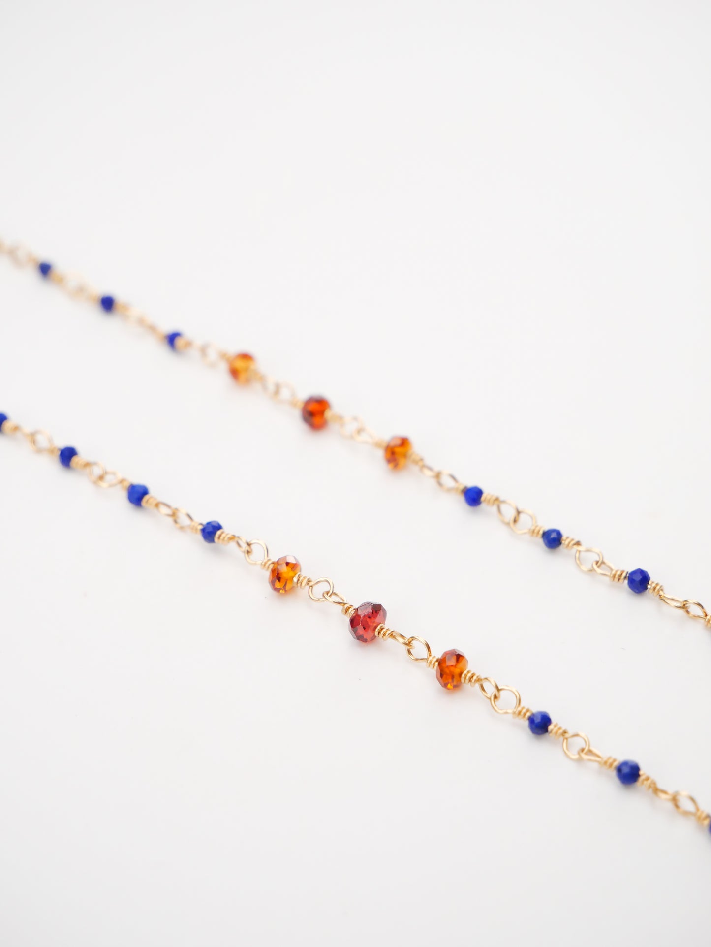 PALOMA NECKLACE – garnet & lapis lazuli